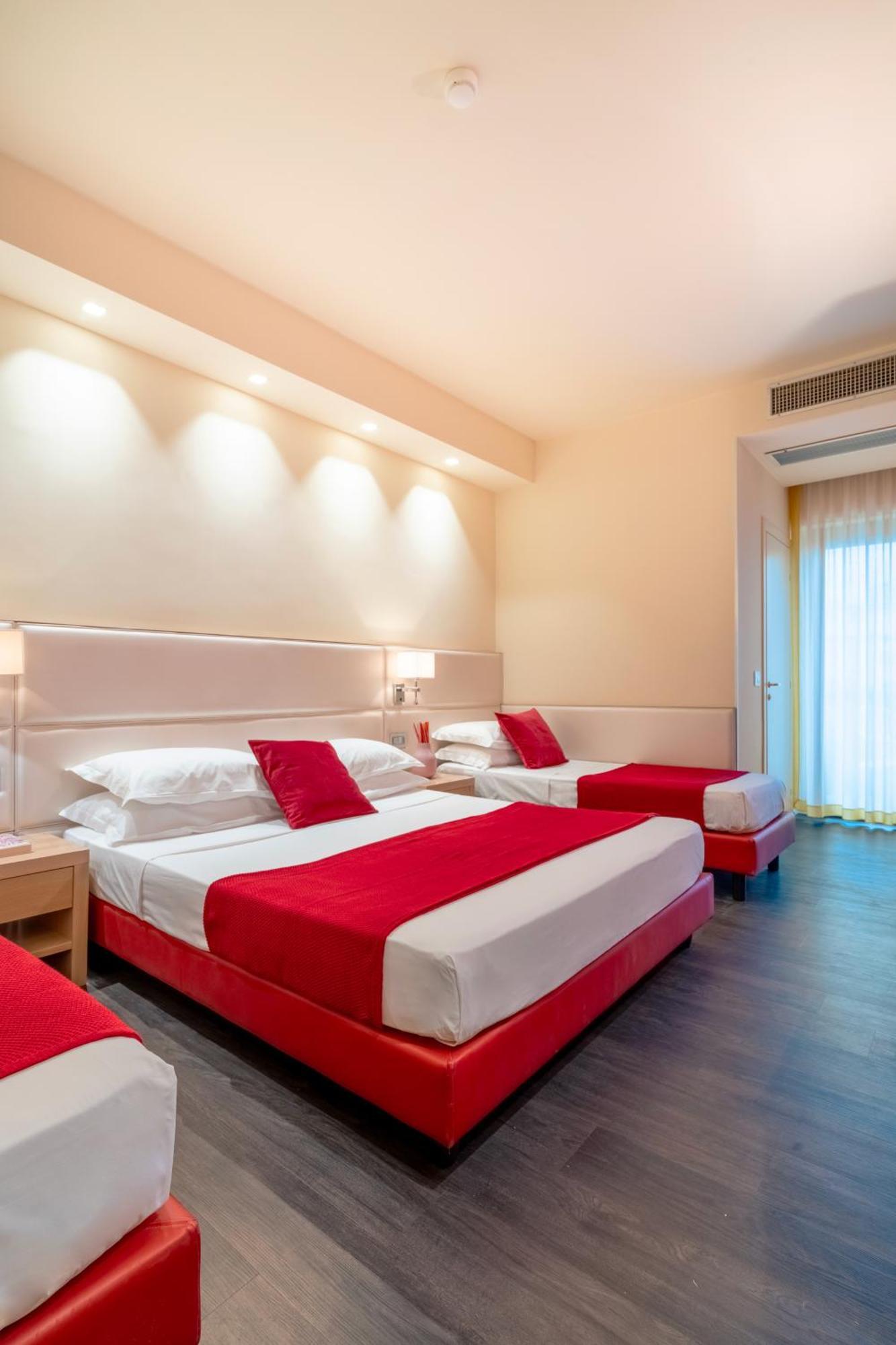 Hotel 2000 Riccione Exterior photo